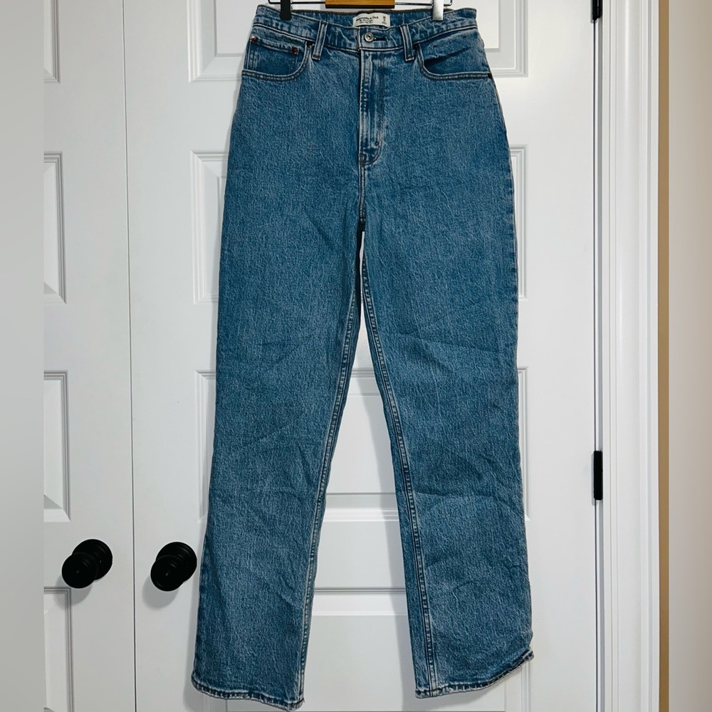 Abercrombie & Fitch Curve Love High Rise Straight Leg Jeans - Medium Blue Denim